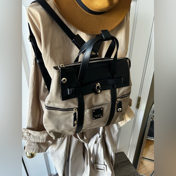 Henri Bendel Large Jetsetter Handbag/backpack - Picture 2 of 13